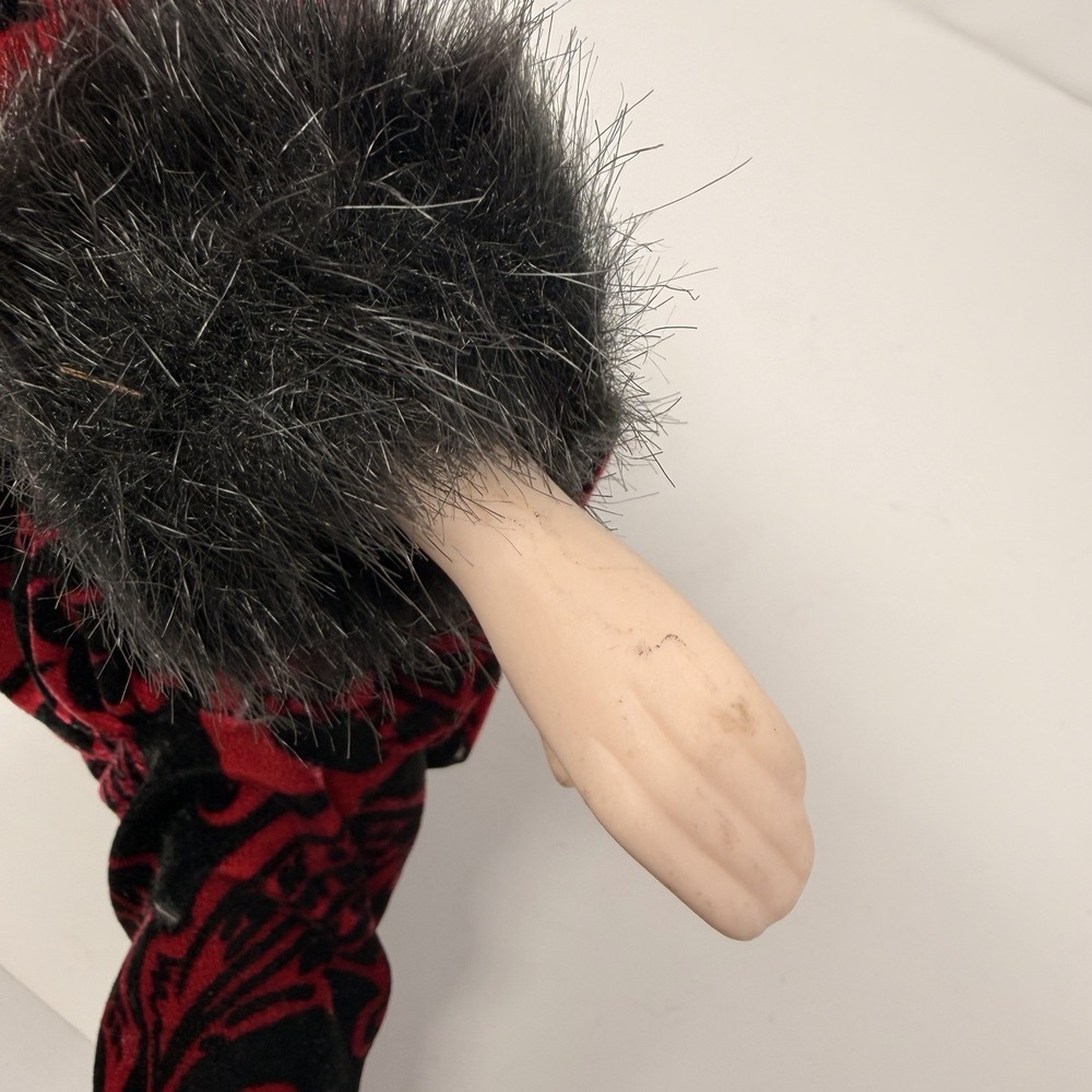 Vintage Style Porcelain Boudoir Lady Doll Red Black Fur Trim Damask Robe 19" - Picture 15 of 15
